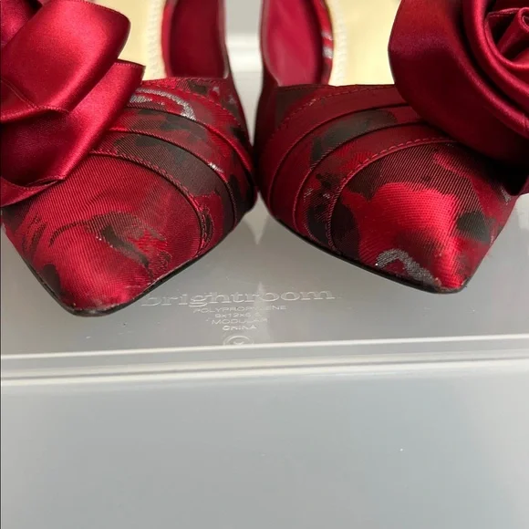 White House Black Market Alexa Red Floral Rosette Pumps - Picture 6 of 13